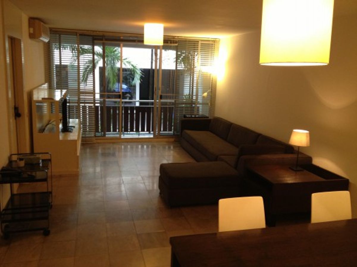 For RentCondoSukhumvit, Asoke, Thonglor : Low rise 1 bed 1 bath 66 sqm condo at Raintree Villa for rent 25,000THB per month, Sukhumvit soi 53, Thonglor BTS