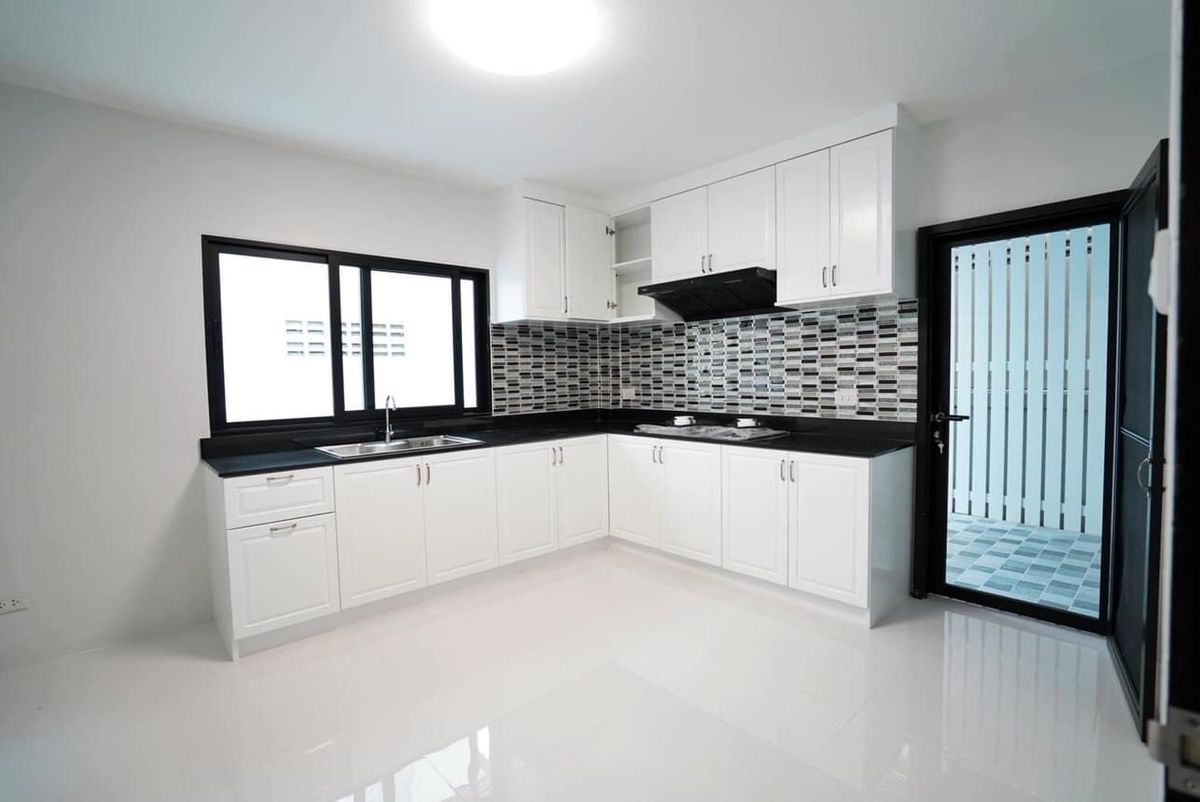 For SaleHouseLadkrabang, Suwannaphum Airport : The Master, Royal Soi Chalermprakiet 53 /5 Bedrooms (Sale), The Master Royal Soi Chaloem Phrakiat 53 /5 Bedrooms (SALE) FON030