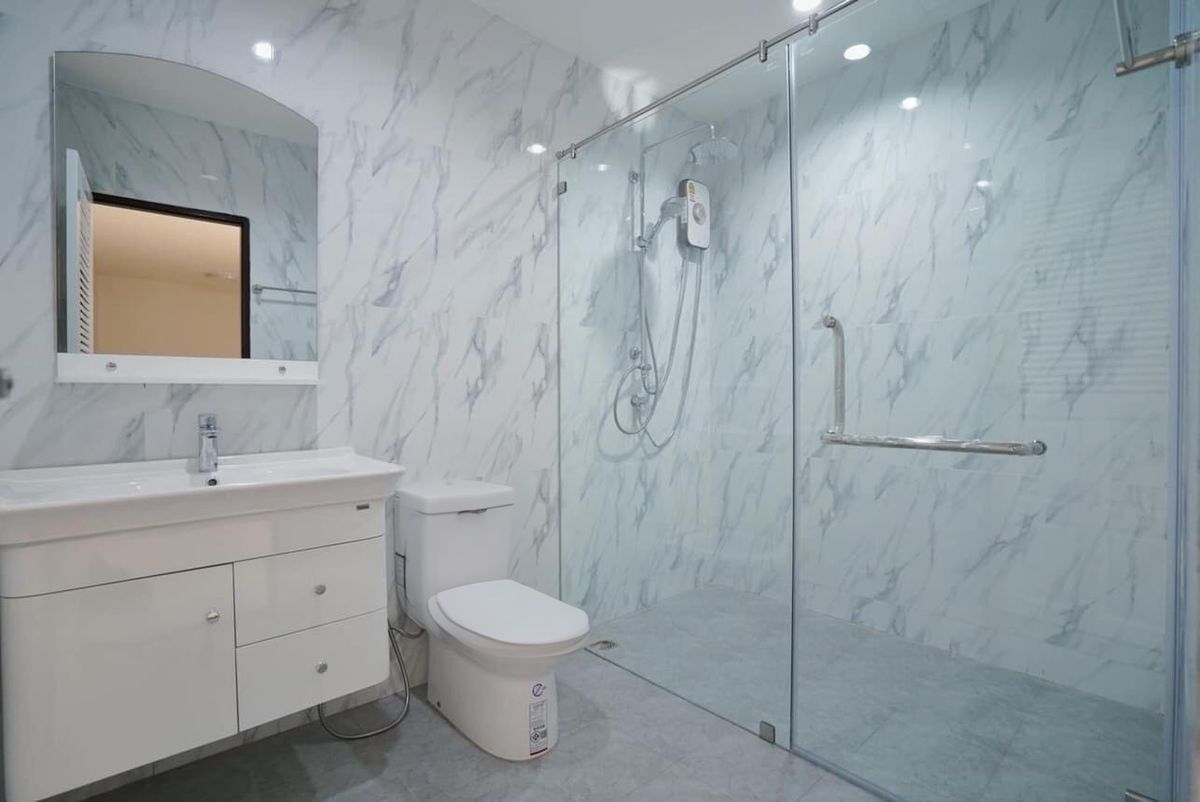 For SaleHouseLadkrabang, Suwannaphum Airport : The Master, Royal Soi Chalermprakiet 53 /5 Bedrooms (Sale), The Master Royal Soi Chaloem Phrakiat 53 /5 Bedrooms (SALE) FON030