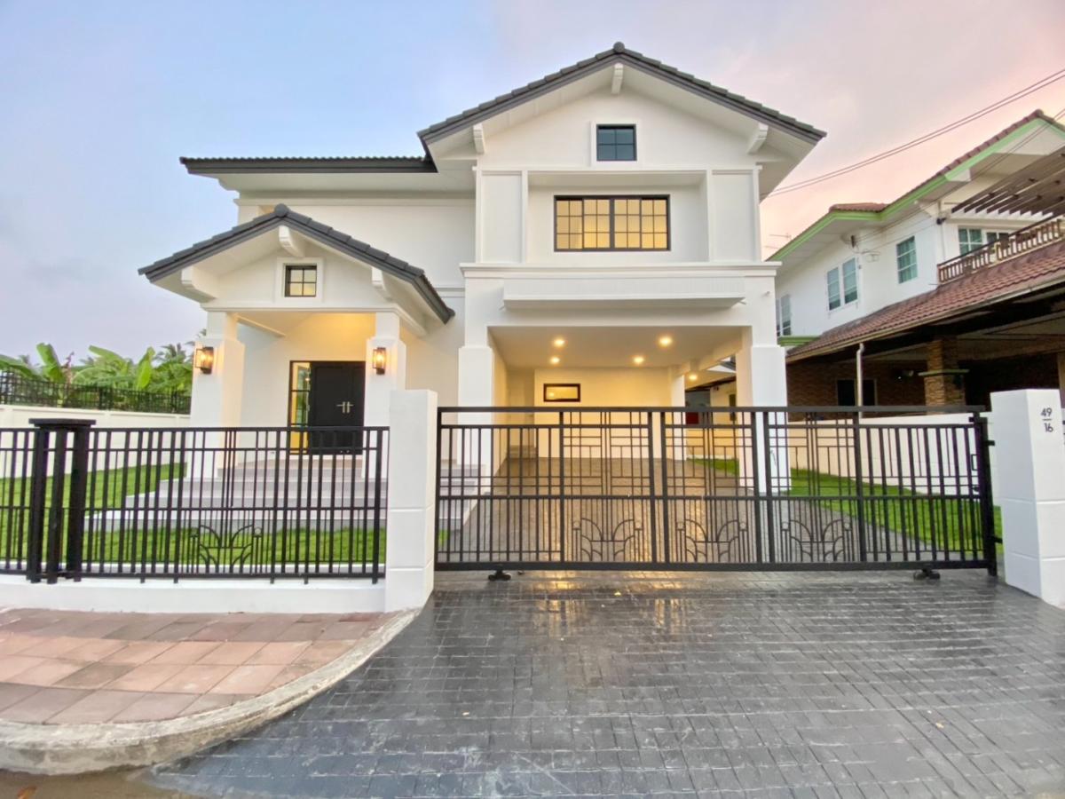 For SaleHouseEakachai, Bang Bon : For sale: Luxury single house, 100 sq.w., English style, Ratchapruek Village, Bang Bon 4, newly decorated, near The Mall Bang Khae, owner sells himself.