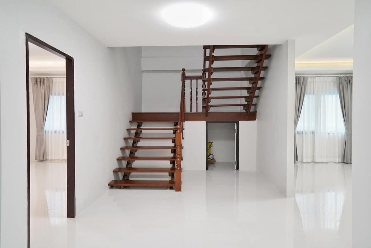 For SaleHouseLadkrabang, Suwannaphum Airport : The Master, Royal Soi Chalermprakiet 53 /5 Bedrooms (Sale), The Master Royal Soi Chaloem Phrakiat 53 /5 Bedrooms (SALE) FON030