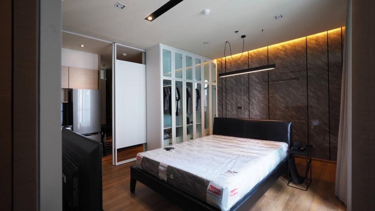 ให้เช่าคอนโดสุขุมวิท อโศก ทองหล่อ : ให้เช่า Expansive Studio for rent in PARK ORIGIN PHROMPHONG (Park Sukhumwit 24) 