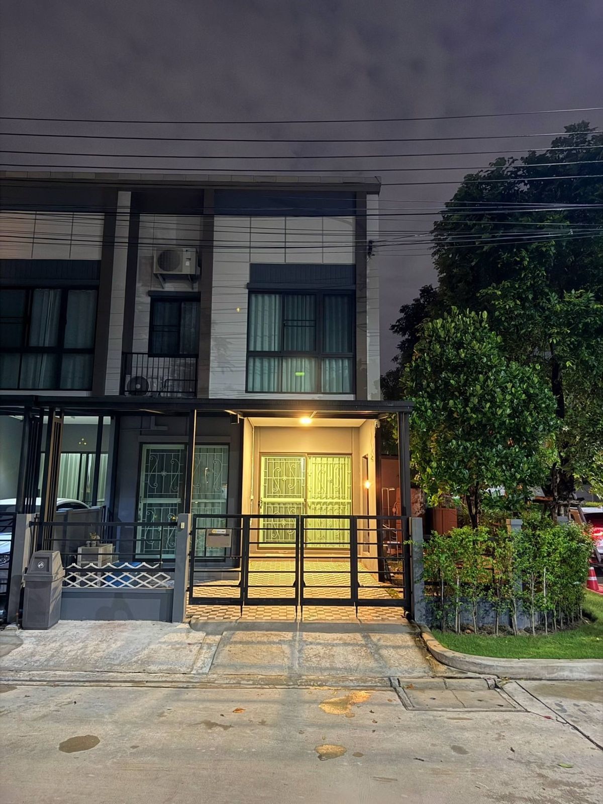 ขายทาวน์โฮมพัฒนาการ ศรีนครินทร์ : ขาย  ทาวน์โฮม 2 ชั้น  Pleno Rama 9-Krungthep Kreetha 2