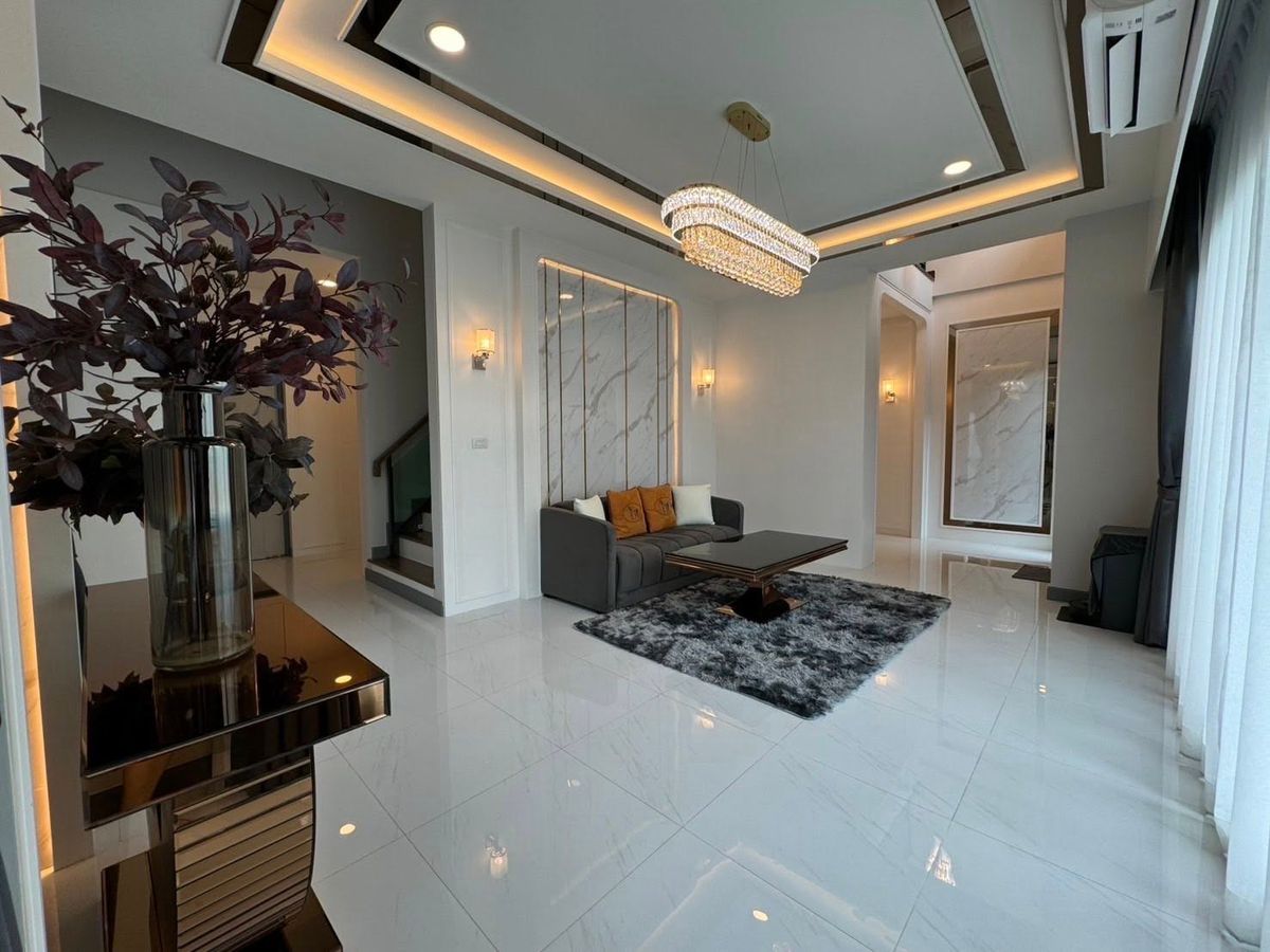 For RentHouseBangna, Bearing, Lasalle : ⭐️🏡 House for rent in The City Bangna project, spacious usable area, near Mega Bangna, pets allowed🐶