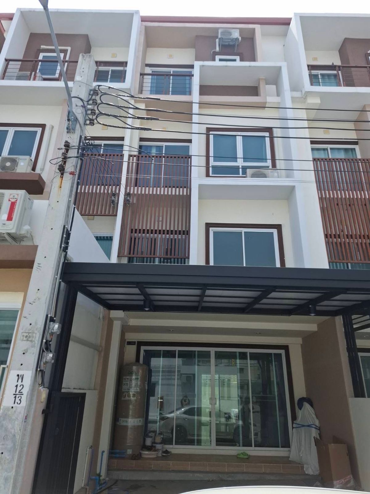 ให้เช่าทาวน์โฮมลาดกระบัง สุวรรณภูมิ : ให้เช่า ทาวน์โฮม ปรัชญา บิซโฮม ติดโรบินสันลาดกระบัง   