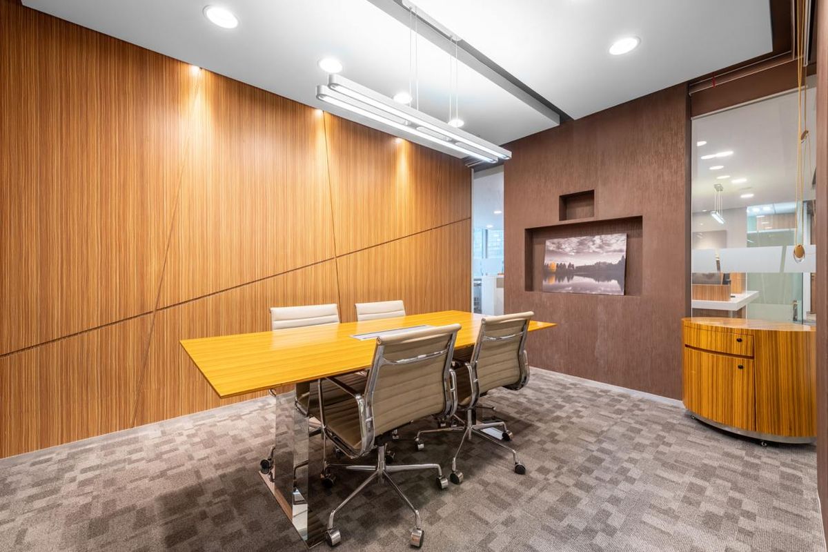 For RentOfficeKasetsart, Ratchayothin : Private office space for 4 persons in Regus J-Park Nihon Mura