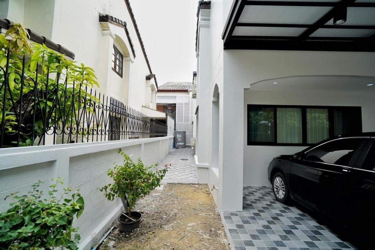 For SaleHouseLadkrabang, Suwannaphum Airport : The Master, Royal Soi Chalermprakiet 53 /5 Bedrooms (Sale), The Master Royal Soi Chaloem Phrakiat 53 /5 Bedrooms (SALE) FON030