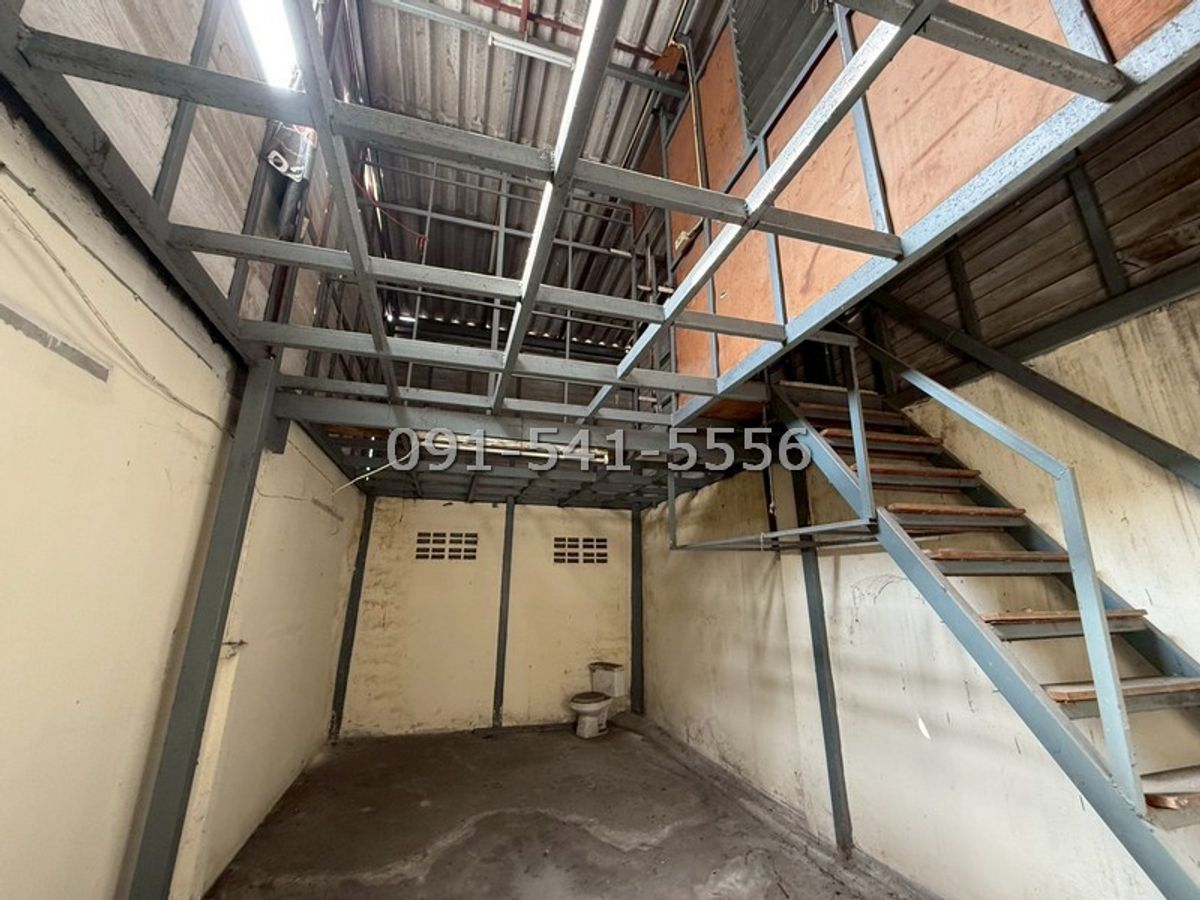 For SaleShop HouseRattanathibet, Sanambinna : Sell ​​3 -story commercial building, area 21.5 sq.w., Rim Road, Soi Nonthaburi 46, Bin Nam Rd.