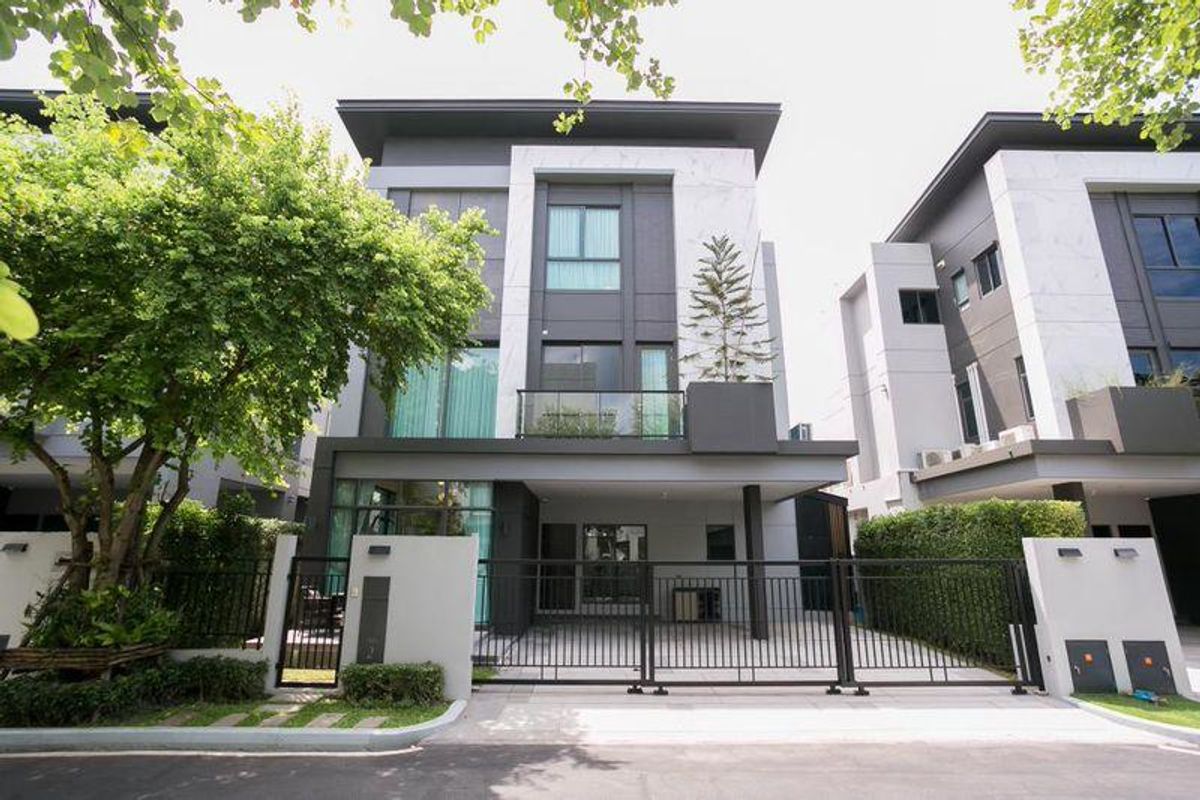 For RentHouseLadprao101, Happy Land, The Mall Bang Kapi : LTHC12295 - Luxury House for Rent The Gentry Ekkamai Size 380 SQ.M 3 Beds 4 Baths Near MRT PHRAO STATION ONLY 180K/Month