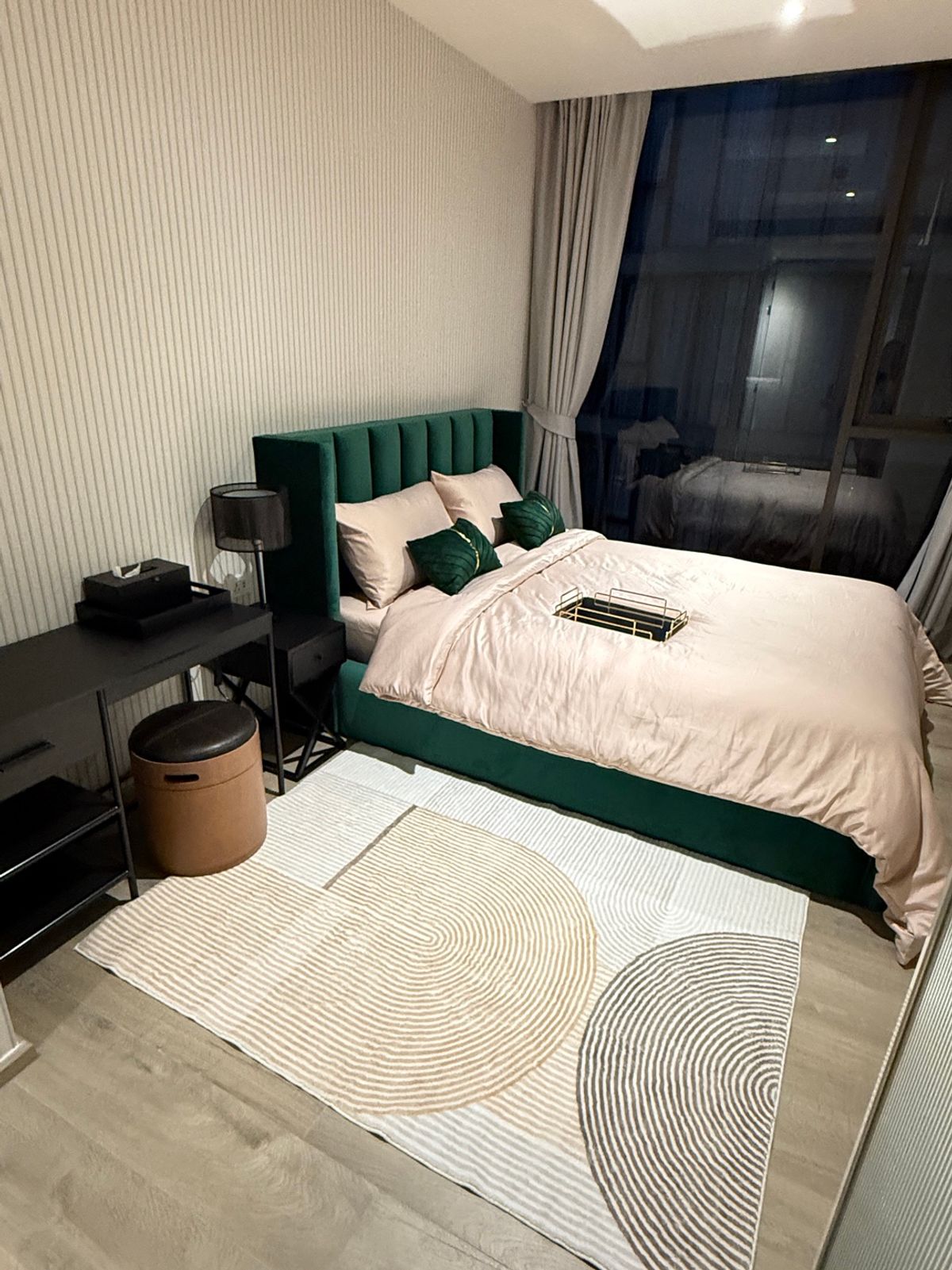 ให้เช่าคอนโดสุขุมวิท อโศก ทองหล่อ : Low Rise condo ---  Fynn Asoke ปล่อยเช่า  2 ห้องนอน 