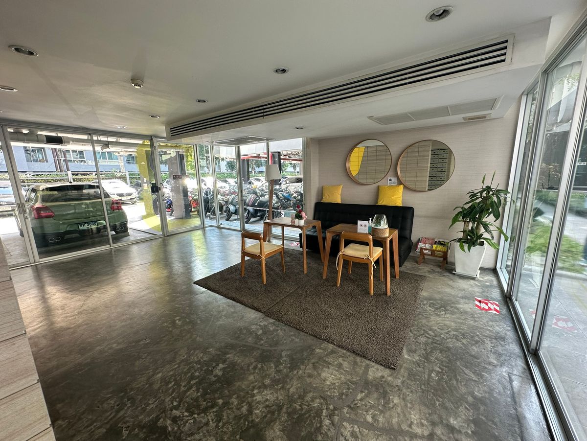 ขายคอนโดอ่อนนุช อุดมสุข : ขายด่วน ถูกสุด เอลลิโอ สุขุมวิท 64 1 ห้องนอน ชั้นสูง วิวสระ ใกล้บีทีเอสปุณณวิถี/อุดมสุข 700ม. ฟรีรถรับส่ง ใกล้ทรูดิจิตอล, 7-11, jaspal** Tel: 0863649888 / Line: @751paggb