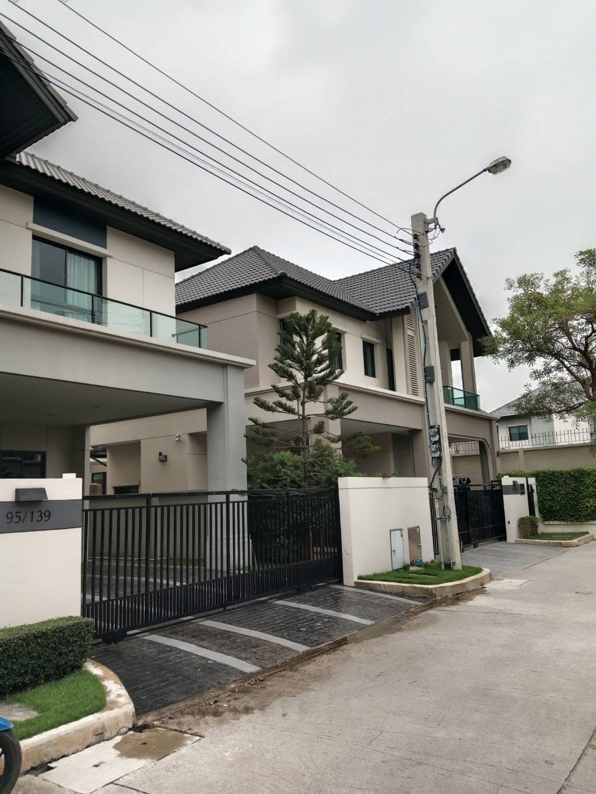 ให้เช่าบ้านบางนา แบริ่ง ลาซาล : Bangkok Boulevard ศรีนครินทร์ บางนา