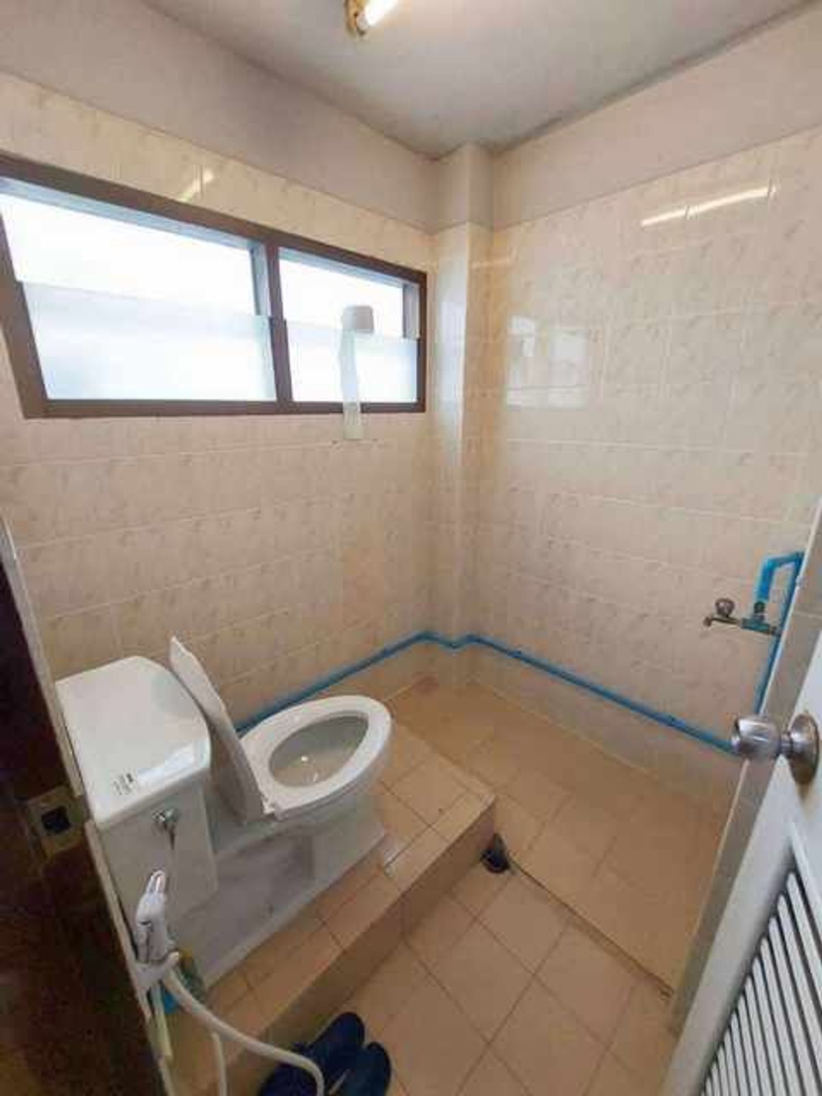 ให้เช่าอาคารพาณิชย์ลาดพร้าว เซ็นทรัลลาดพร้าว : ★ Spacious Commercial Building ★ ให้เช่าอาคารพาณิชย์ 5 ชั้น ลาดพร้าว 34 พื้นที่ใช้สอยเยอะ ใกล้ MRT
