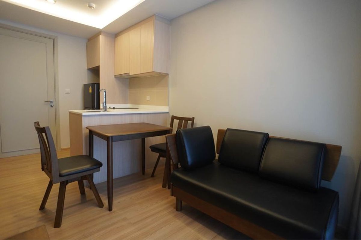 For SaleCondoRatchathewi,Phayathai : Maestro 12 Ratchathewi【𝐒𝐄𝐋𝐋 & 𝐑𝐄𝐍𝐓】🔥Classic doesn't have to be too much - this room is simple but luxurious. Looks expensive but affordable 🔥 Contact Line ID: @hacondo