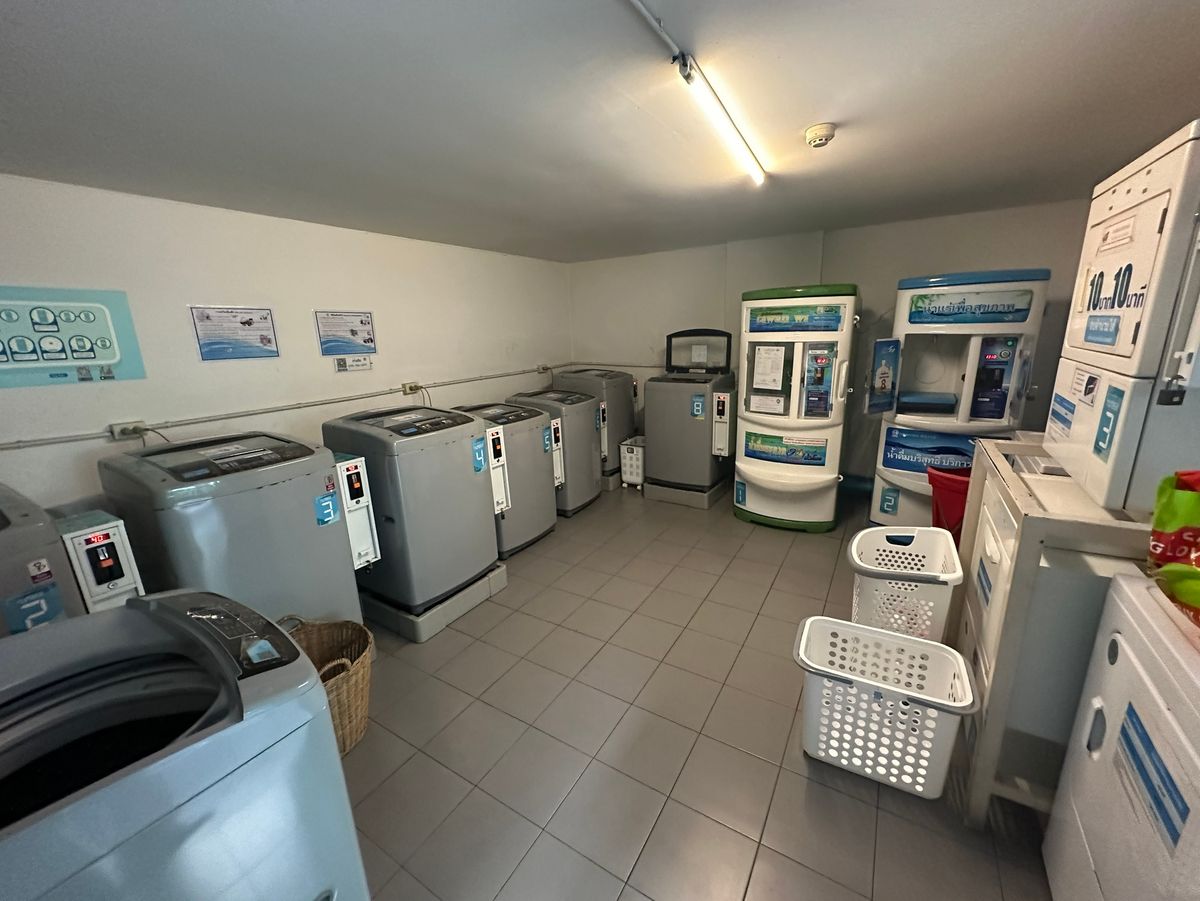 ขายคอนโดอ่อนนุช อุดมสุข : ขายด่วน ถูกสุด เอลลิโอ สุขุมวิท 64 1 ห้องนอน ชั้นสูง วิวสระ ใกล้บีทีเอสปุณณวิถี/อุดมสุข 700ม. ฟรีรถรับส่ง ใกล้ทรูดิจิตอล, 7-11, jaspal** Tel: 0863649888 / Line: @751paggb