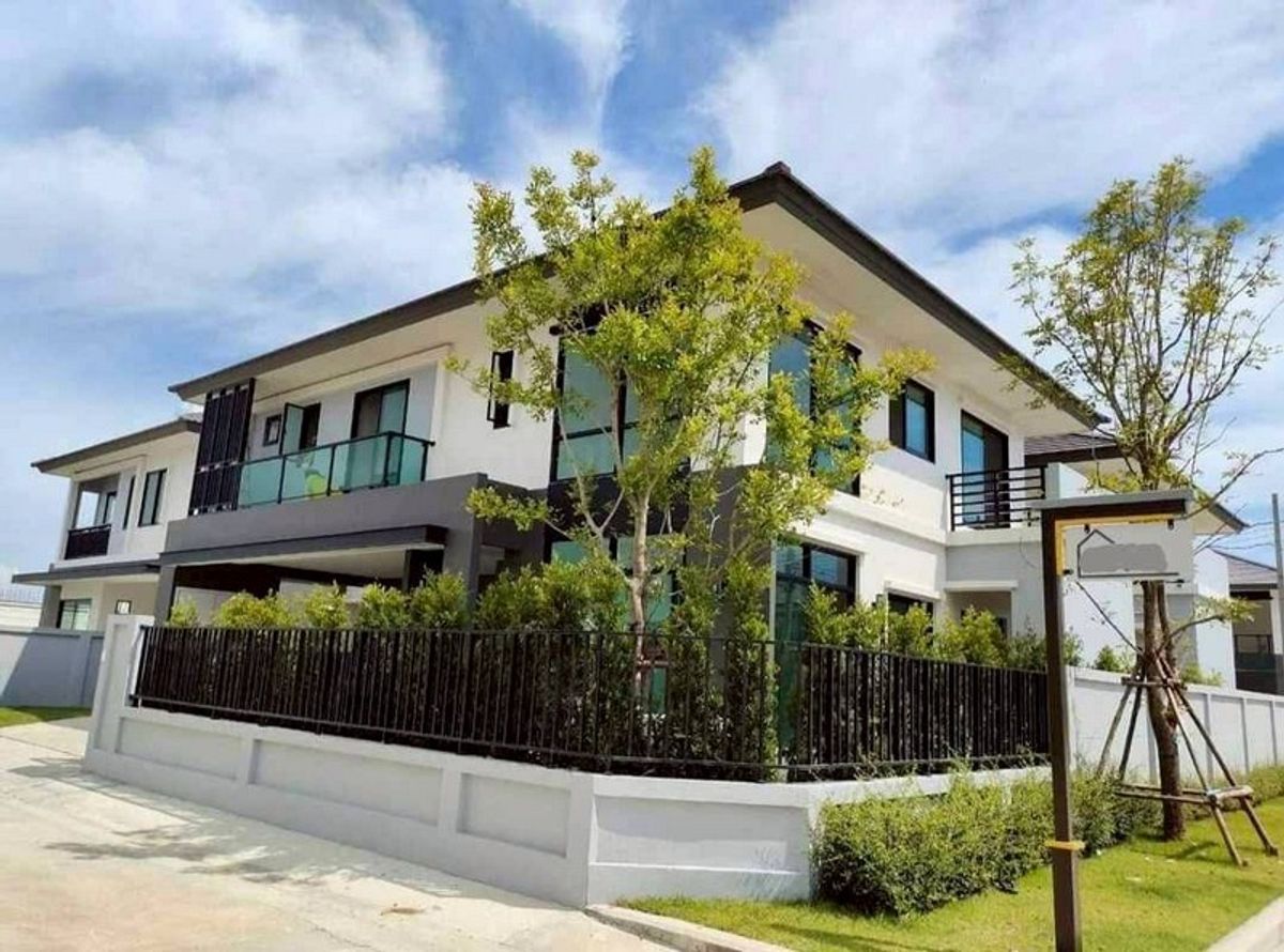 For RentHouseSamut Prakan,Samrong : British -style luxury house for rent, Britania, Bang Na Km. 26, area 61.5 sq. 4 bedrooms, 5 water, ready to live in good location - GHD000560R