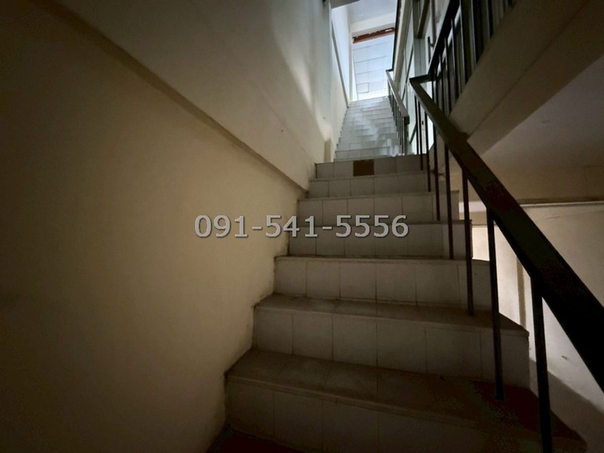 For SaleShop HouseRattanathibet, Sanambinna : Sell ​​3 -story commercial building, area 21.5 sq.w., Rim Road, Soi Nonthaburi 46, Bin Nam Rd.