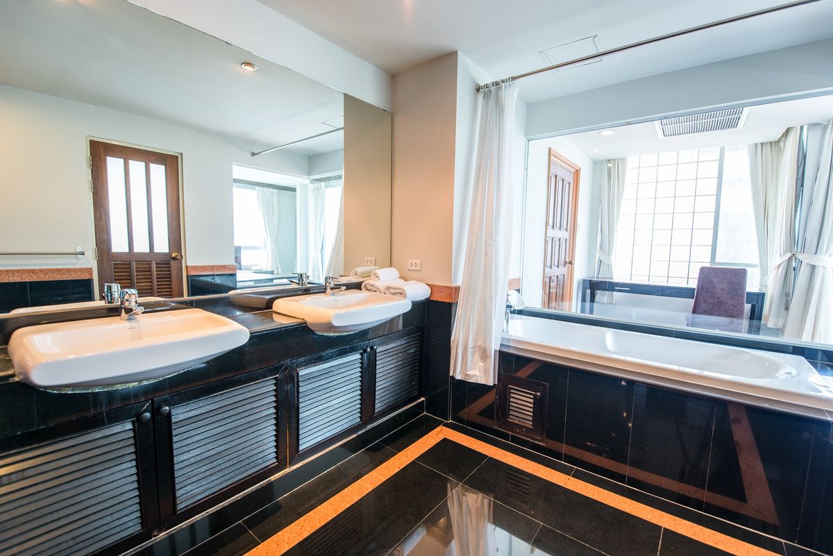 For RentCondoSathorn, Narathiwat : 3BR PET Friendly and Spacious 180 SQM BTS Chongnonsi 75,000 Per month