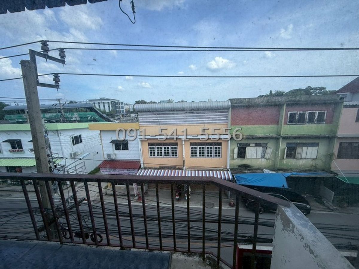 For SaleShop HouseRattanathibet, Sanambinna : Sell ​​3 -story commercial building, area 21.5 sq.w., Rim Road, Soi Nonthaburi 46, Bin Nam Rd.