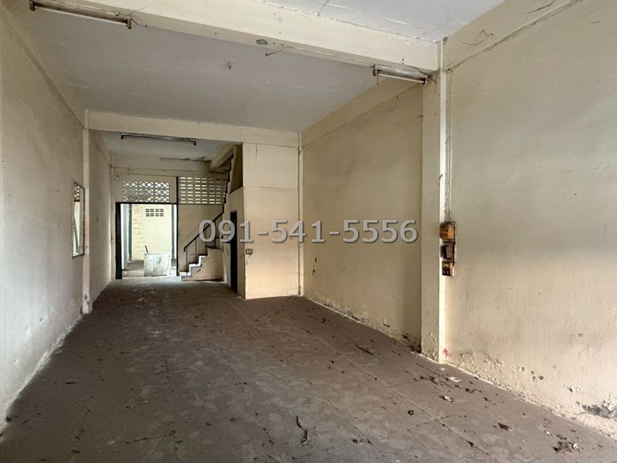 For SaleShop HouseRattanathibet, Sanambinna : Sell ​​3 -story commercial building, area 21.5 sq.w., Rim Road, Soi Nonthaburi 46, Bin Nam Rd.