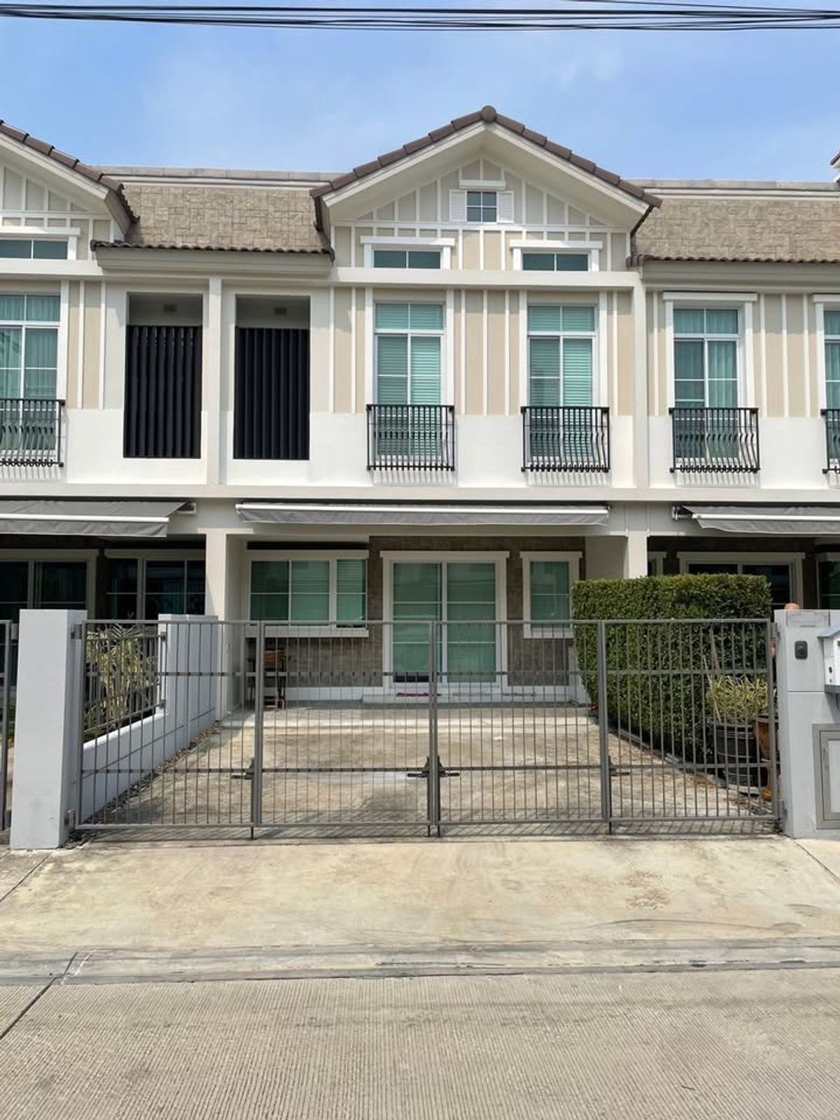 ให้เช่าทาวน์โฮมบางนา แบริ่ง ลาซาล : 🏡 ให้เช่าบ้าน อินดี้ บางนา รามคำแหง 2  🎉 ใกล้เมกะ บางนา 3.4 กม บ้านตกแต่งสวย เฟอร์นิเจอร์และเครื่องใช้ไฟฟ้าครบ พร้อมเข้าอยู่ ✅✅