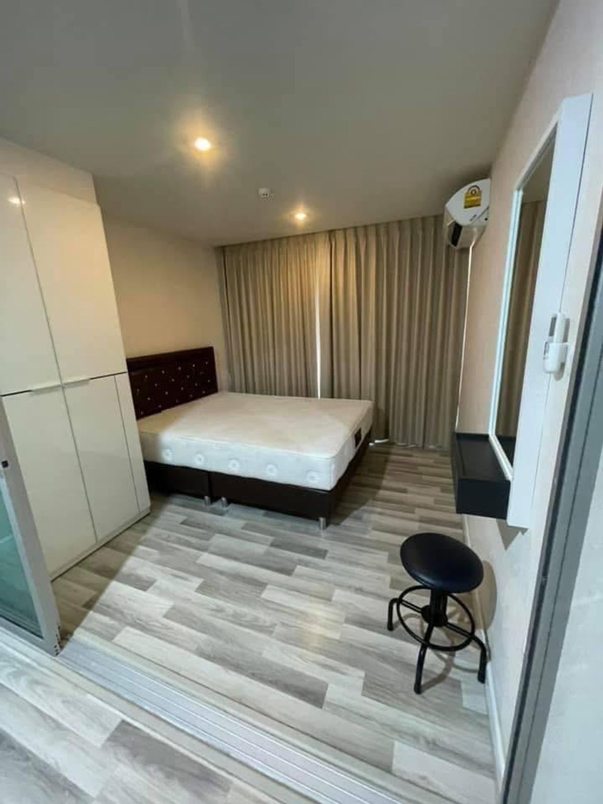 For RentCondoVipawadee, Don Mueang, Lak Si : For rent, The Cube, Chaengwattana, Building E, Floor 2, complete with washing machines.