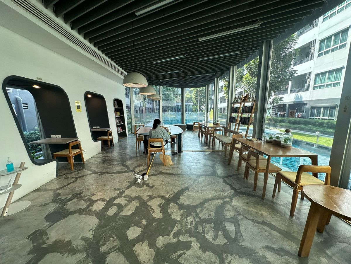 ขายคอนโดอ่อนนุช อุดมสุข : ขายด่วน ถูกสุด เอลลิโอ สุขุมวิท 64 1 ห้องนอน ชั้นสูง วิวสระ ใกล้บีทีเอสปุณณวิถี/อุดมสุข 700ม. ฟรีรถรับส่ง ใกล้ทรูดิจิตอล, 7-11, jaspal** Tel: 0863649888 / Line: @751paggb