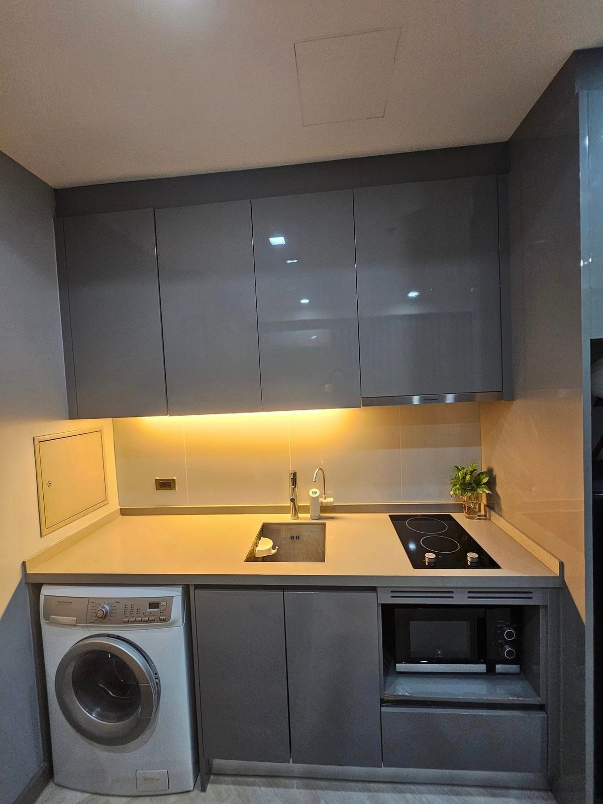 For SaleCondoRatchathewi,Phayathai : M Phayathai【𝐒𝐄𝐋𝐋 & 𝐑𝐄𝐍𝐓】🔥Smart design condo Elegant but looks expensive Full functionality🔥 Contact Line ID: @hacondo