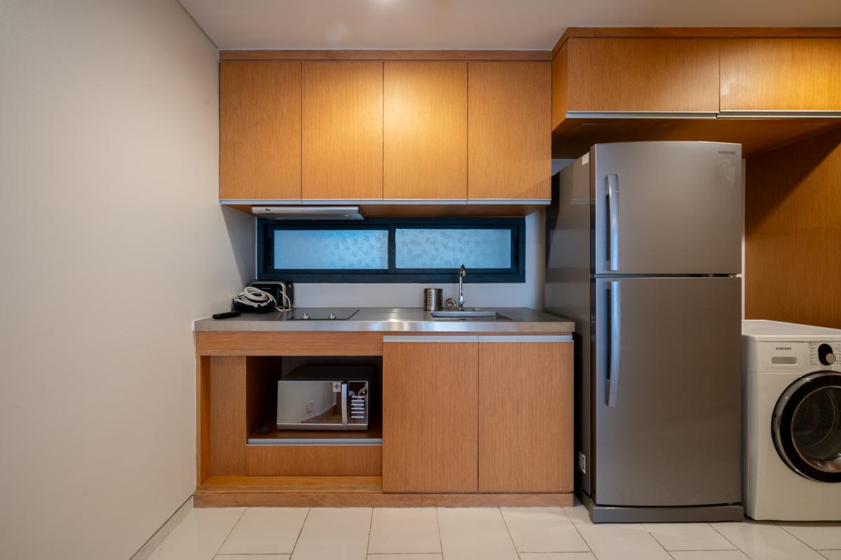 ขายคอนโดสุขุมวิท อโศก ทองหล่อ : 28/02/2026, รวมค่าโอนคอนโด Siamese Gioia 1 ห้องนอน ใกล้ BTS พร้อมพงษ์ ราคาเพียง 4.69 ล้าน ตอบโจทย์คนเมือง พร้อมอยู่!