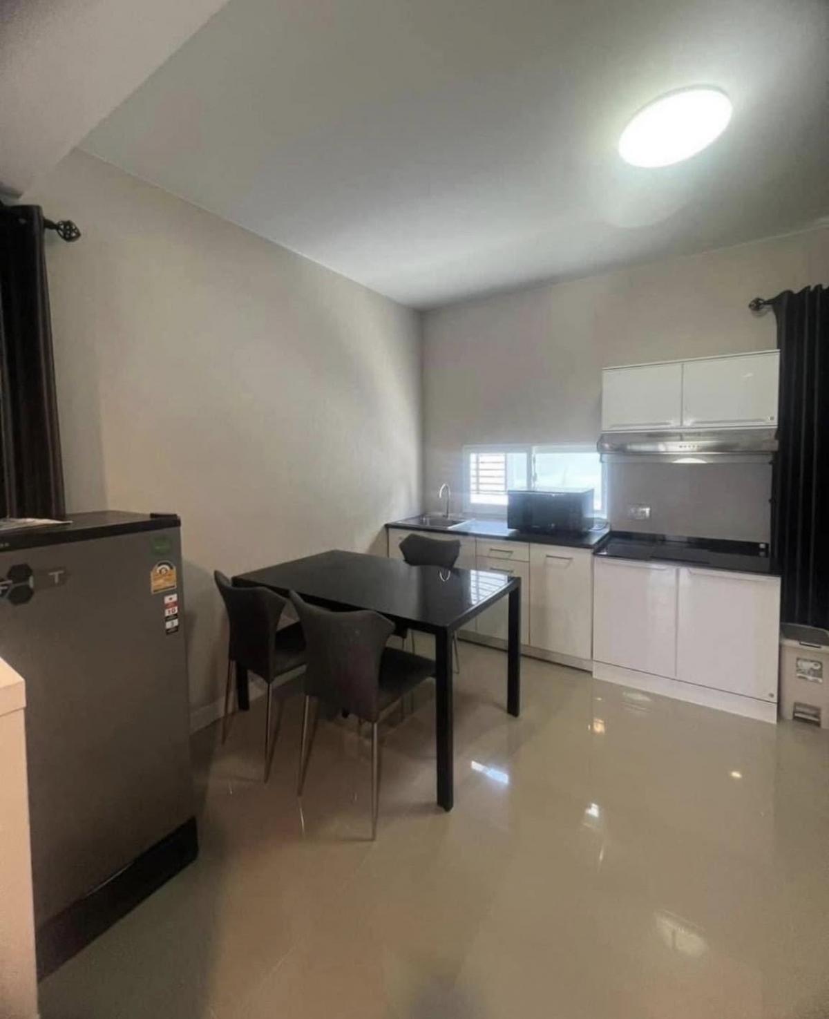 ให้เช่าบ้านสมุทรปราการ สำโรง : 28/02/2026, บ้านสวย 3 ห้องนอน The Village Bangna Wongwaen 3 พร้อมอยู่ ใกล้รถไฟฟ้า เช่าหรือซื้อได้ ราคาดี เริ่มต้นที่ 36,000 บาทต่อเดือน