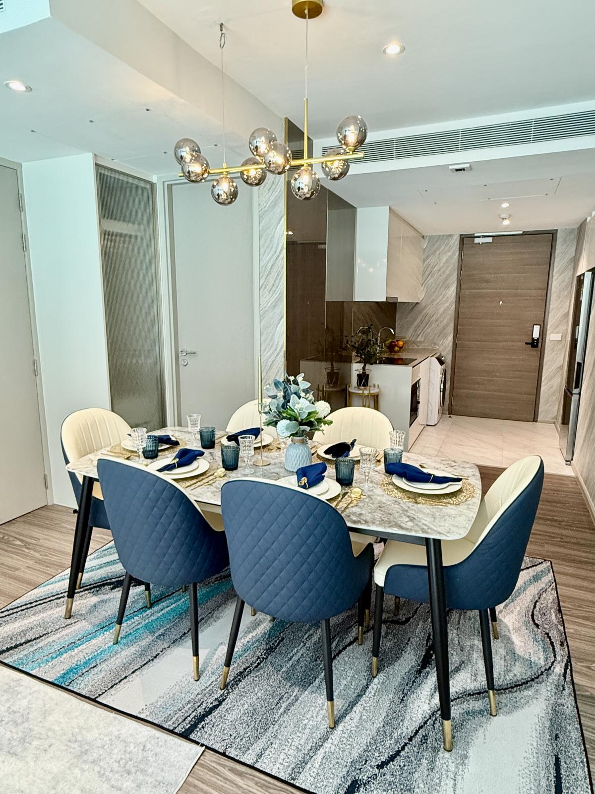 For RentCondoSukhumvit, Asoke, Thonglor : 30/03/2026, Luxury in Asoke! 3 bedrooms 110 sqm. Near BTS/MRTFor rent with complete facilities Price 99,000 THB/month 0642748883