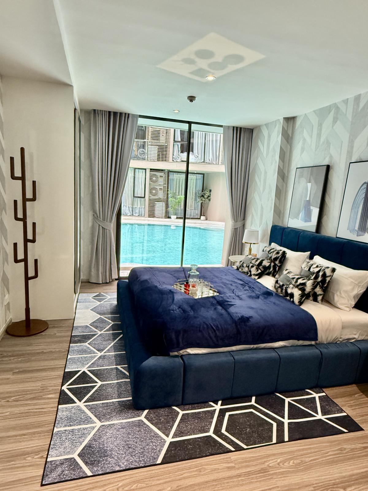 For RentCondoSukhumvit, Asoke, Thonglor : 30/03/2026, Luxury in Asoke! 3 bedrooms 110 sqm. Near BTS/MRTFor rent with complete facilities Price 99,000 THB/month 0642748883