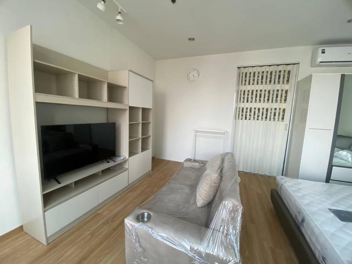 ให้เช่าคอนโดราชเทวี พญาไท : 03/04/2026, เช่า Villa Rachatewi สตูดิโอ 40 ตรม. ใจกลางราชเทวี ใกล้ BTS เพียง 20,000 บาท/เดือน! 
พร้อมสิ่งอำนวยความสะดวกครบครัน สระว่ายน้ำ ฟิตเนส ระบบรักษาความปลอดภัย 24 ชั่วโมง! 0642748883