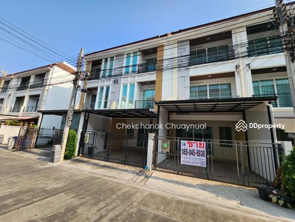 For SaleTownhomeLadprao101, Happy Land, The Mall Bang Kapi : House for sale in the middle of Ladprao 87 20 sq.wa. 3 bedrooms, 3 water, 2 new houses, 4.95m