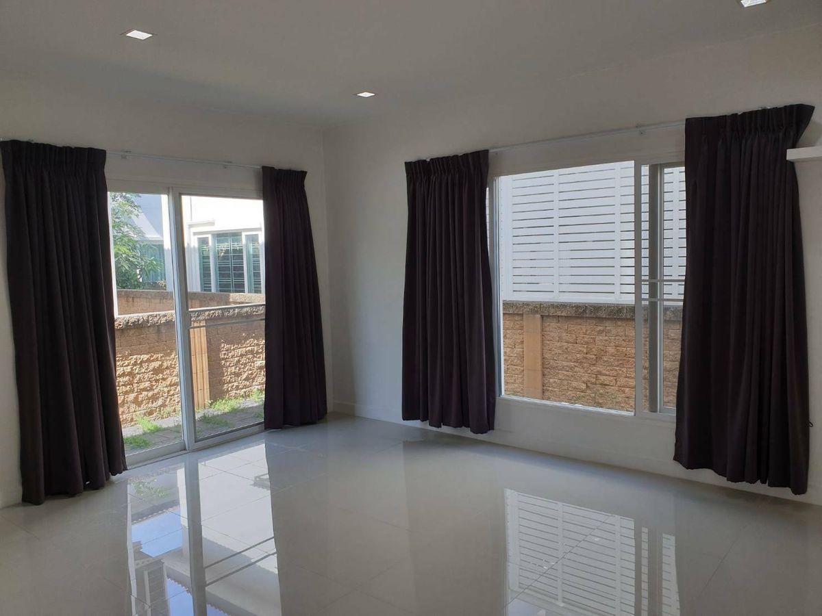 HousePattanakan, Srinakarin : P-1795 Sell/Rent now! Golden Village Onnut-Development is ready.