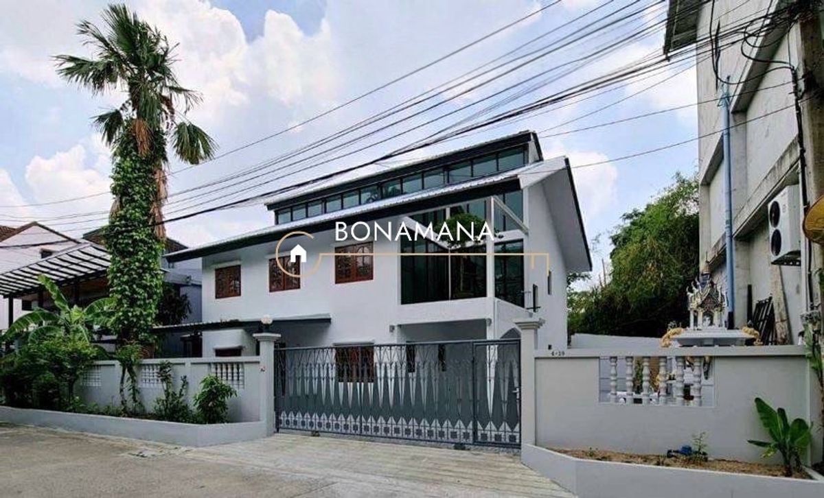 ให้เช่าโฮมออฟฟิศโชคชัย4 ลาดพร้าว71 : โฮมออฟฟิศ บ้านเดี่ยว 2 ชั้น โชคชัย 4 ซอย 30 (เข้าซอยเพียง 700 เมตร)