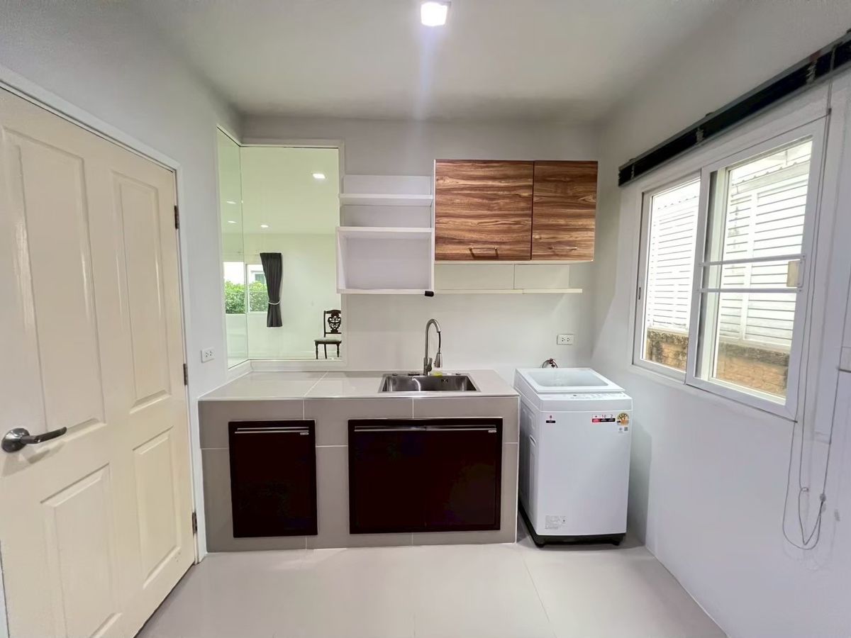 HousePattanakan, Srinakarin : P-1795 Sell/Rent now! Golden Village Onnut-Development is ready.