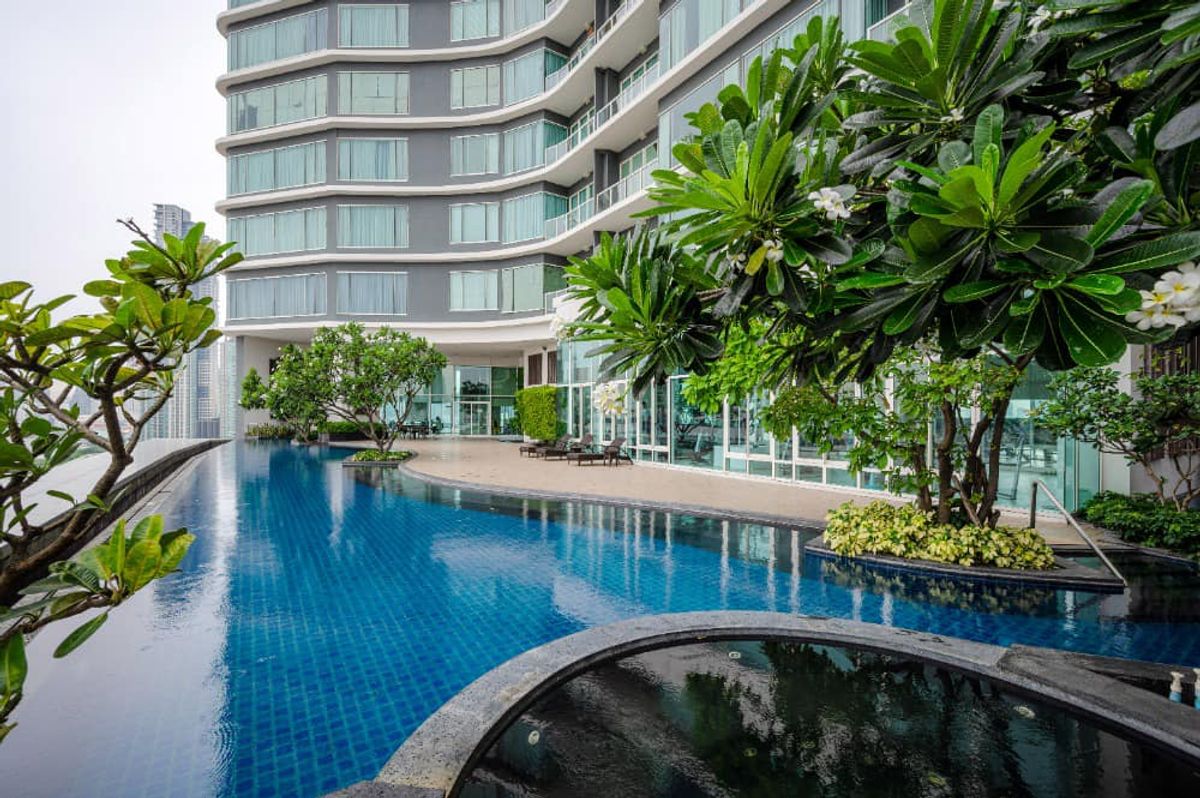 ขายคอนโดสาทร นราธิวาส : For Sale คอนโด Menam Residences วิวโค้งแม่น้ำเจ้าพระยา ติดต่อ 095-530-0101(เอ็มมี่)
