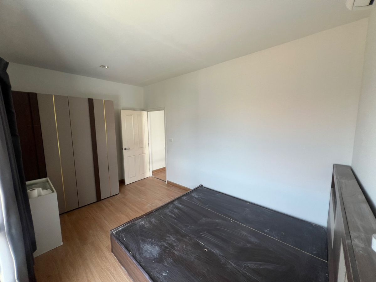 HousePattanakan, Srinakarin : P-1795 Sell/Rent now! Golden Village Onnut-Development is ready.