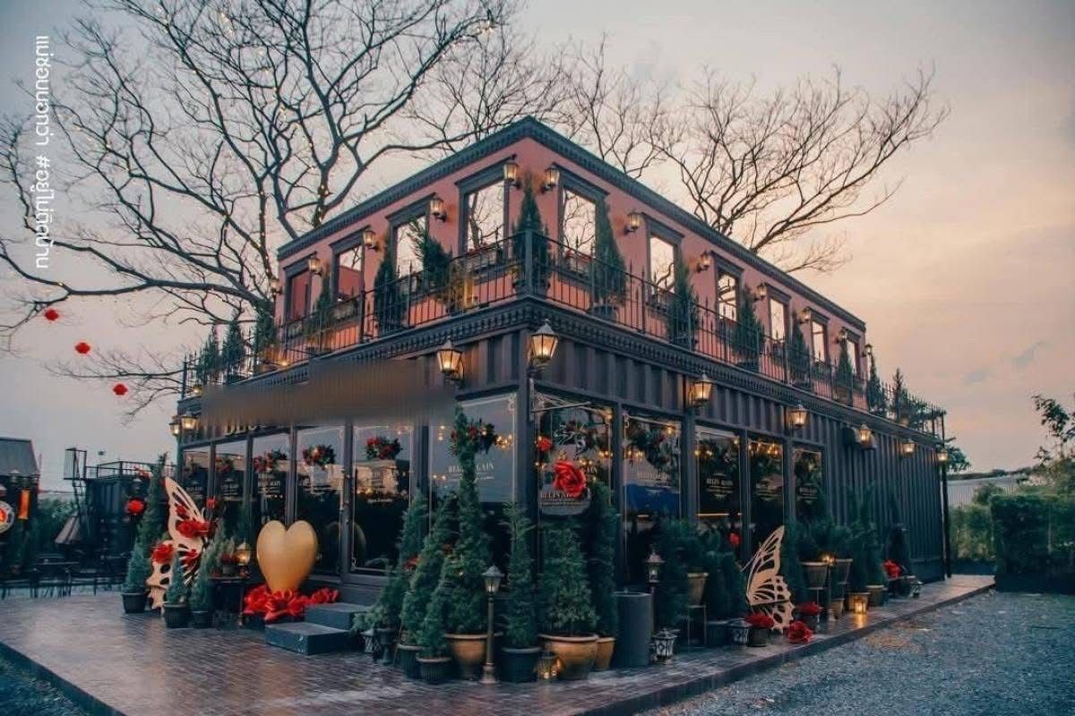 ให้เช่าอาคารพาณิชย์พัฒนาการ ศรีนครินทร์ : 🔥 Business for Sale: Cafe & Restaurant with a strong reputation in Krungthep Kreetha, Bangkok 🔥
Price: 6.5 MB | Rent: 50,000 THB/month 