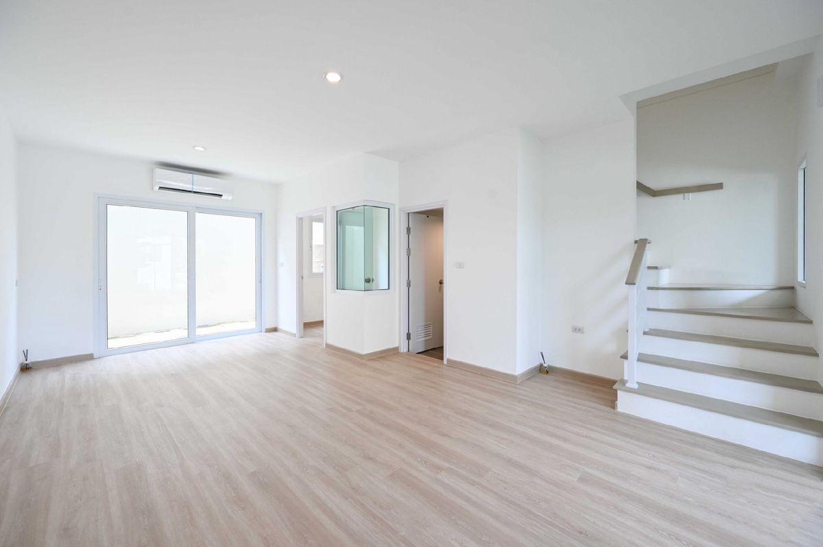 ขายทาวน์โฮมบางแค เพชรเกษม : ขายทาวน์โฮมหรู 2 ชั้น ในโครงการ “MLife บางแค-สาทร” พรีเมี่ยมทาวน์โฮม ใกล้รถไฟฟ้าหลักสอง