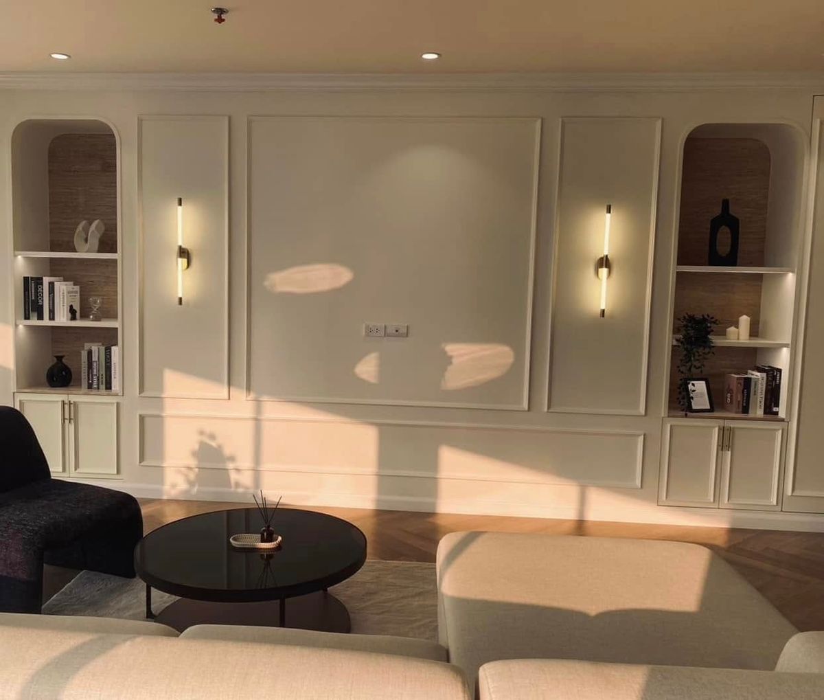 For SaleCondoSukhumvit, Asoke, Thonglor : For Sale The Moonstone Thonglor Sukhumvit 59 Reign Condo, large room, contact 095-530-0101 (Emi)