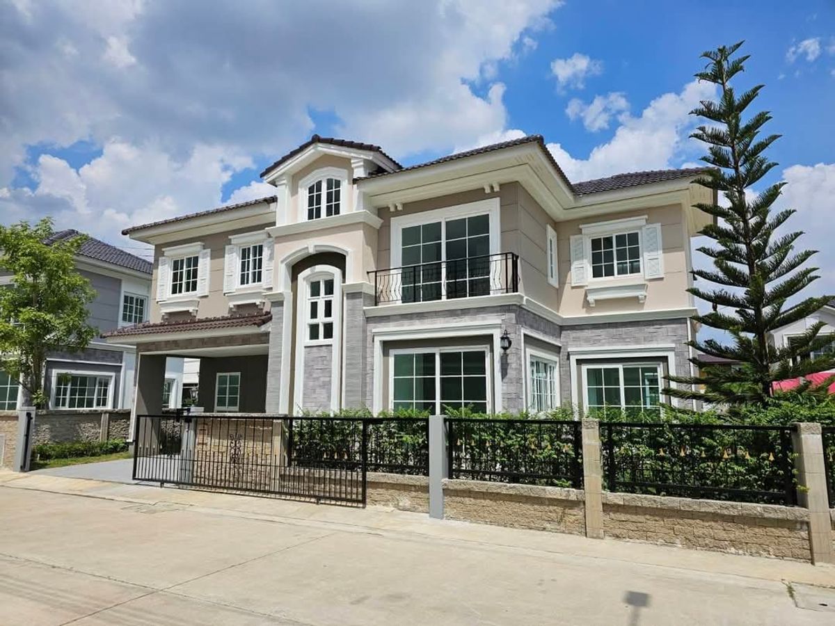 For RentHouseSamut Prakan,Samrong : For rent 🔥 Luxury Single Village, Golden Neo Sukhumvit-lasalle
