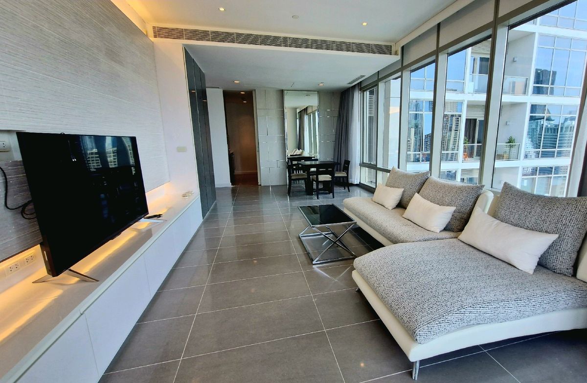 For SaleCondoWitthayu, Chidlom, Langsuan, Ploenchit : 📍185 Rajadamri : Stunning Lumpini Park view from Bedroom from Famous luxurious condo in Rajdamri