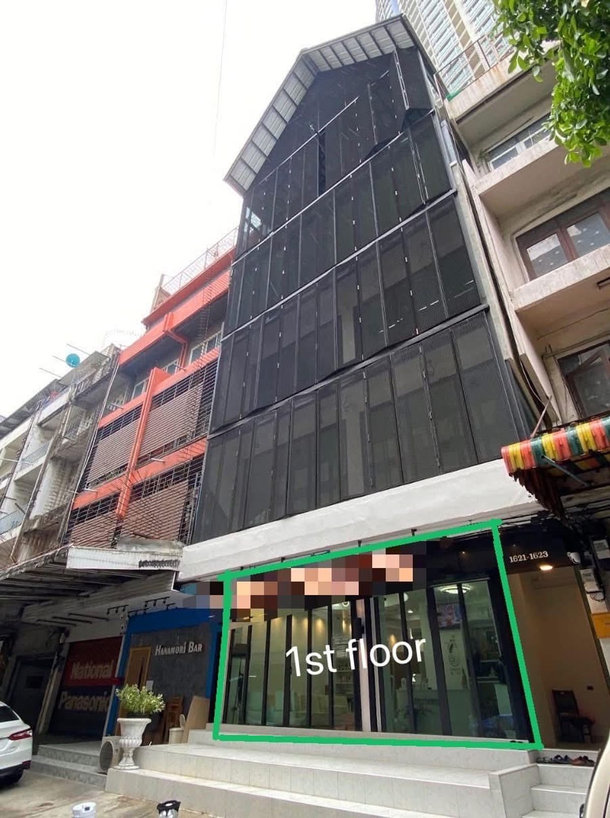 For RentShop HouseOnnut, Udomsuk : ⭐️For Rent Commercial Space 95SQM 1st Floor, Located 20Meter From Sukhumvit Main Road, Next to W-District 270M From BTS Phrakanong Station Ret 95,000baht/Month