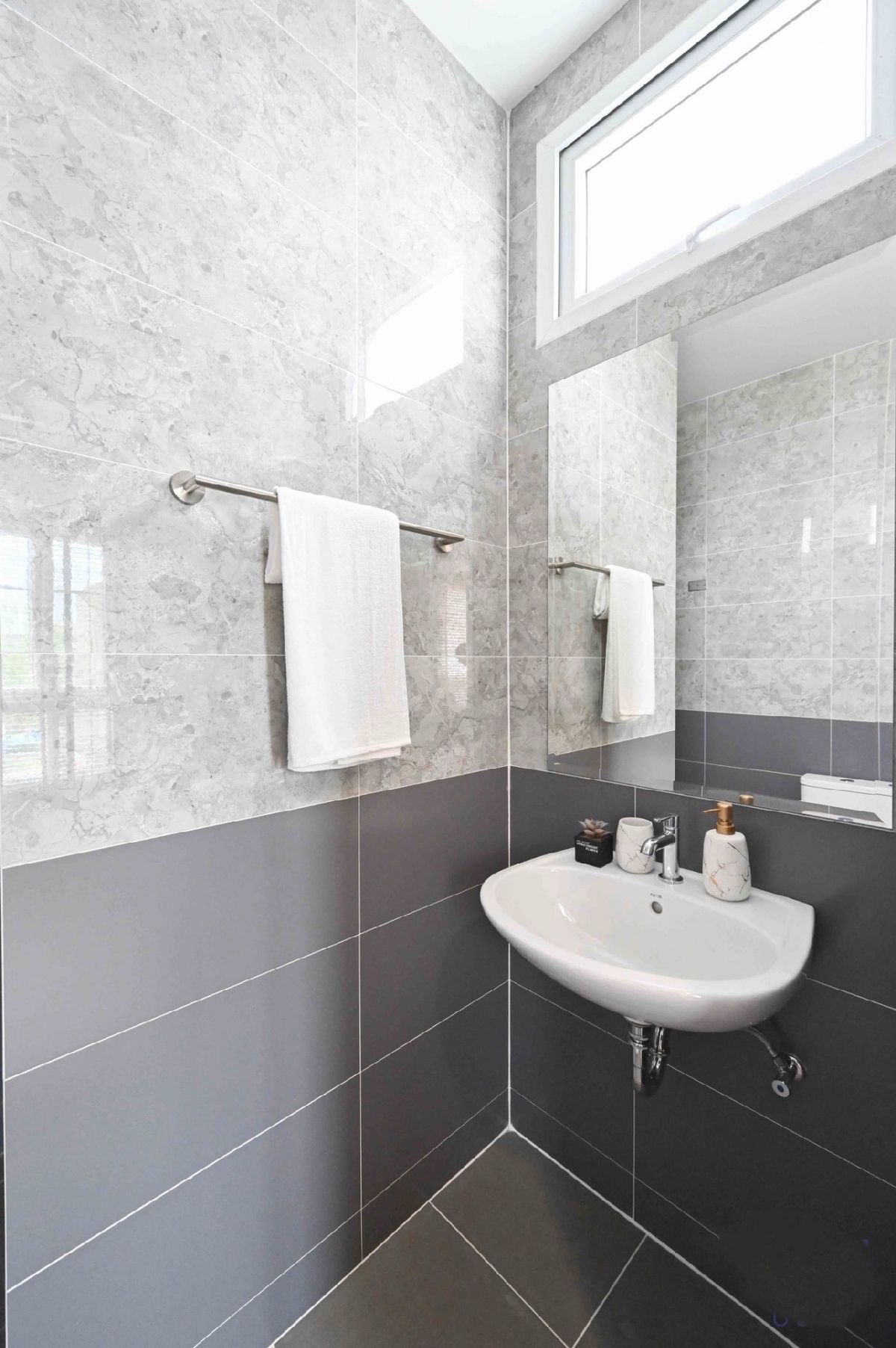 ขายทาวน์โฮมบางแค เพชรเกษม : ขายทาวน์โฮมหรู 2 ชั้น ในโครงการ “MLife บางแค-สาทร” พรีเมี่ยมทาวน์โฮม ใกล้รถไฟฟ้าหลักสอง