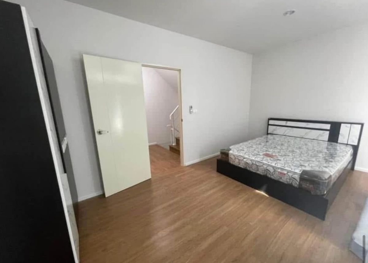 For SaleTownhomeRama5, Ratchapruek, Bangkruai : House for sale in the middle of Ratchapruek, Sathorn 3 Bed 3 Bath, only 6.9 MB