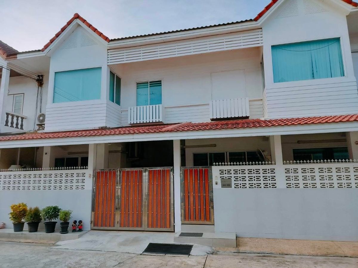 ขายทาวน์โฮมบางแค เพชรเกษม : ขายด่วน‼️บ้านแก้ววิลล่า  แต่งสวยพร้อมอยู่ พร้อมห้อง Home theater เก็บเสียงอย่างดี! ✨ 
