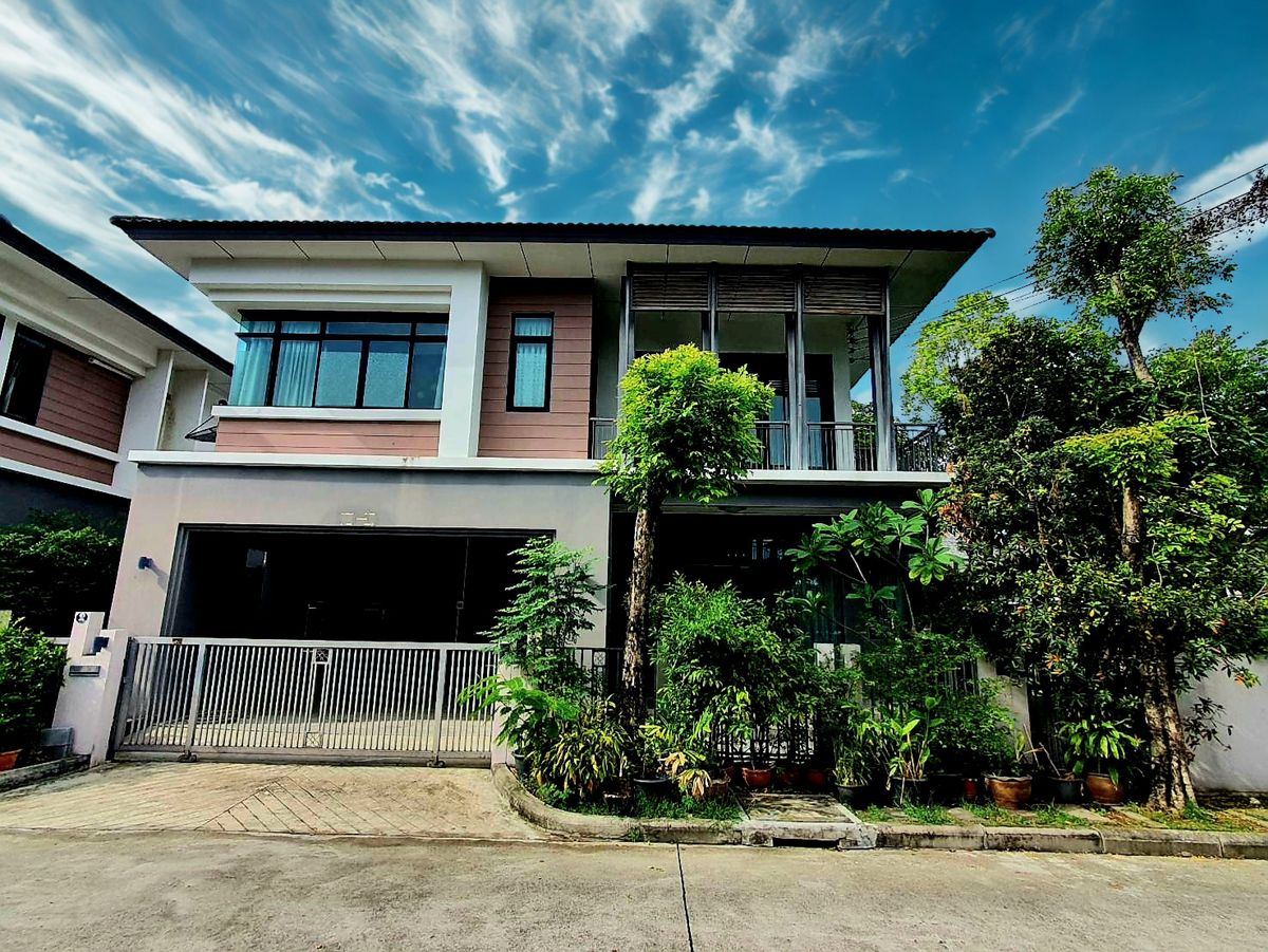 For RentHouseSamut Prakan,Samrong : Renting Java Bay Village Near Suvarnabhumi, next to the garden