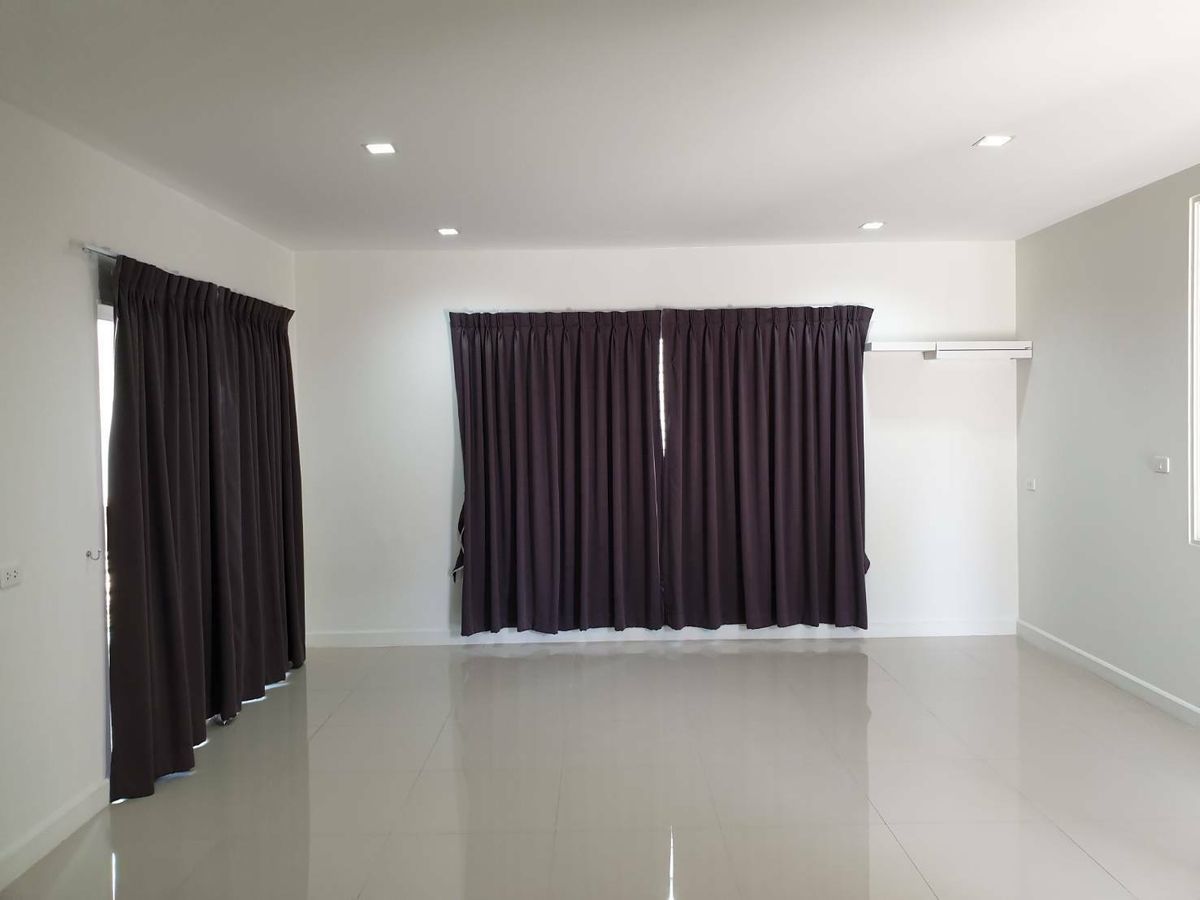 HousePattanakan, Srinakarin : P-1795 Sell/Rent now! Golden Village Onnut-Development is ready.